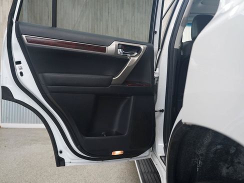 Used 2016 Lexus GX 460 w/ Premium Package AWD/4WD image 37