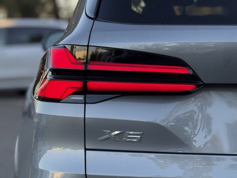 Used 2026 BMW X5 sDrive40i w/ Premium Package image 15