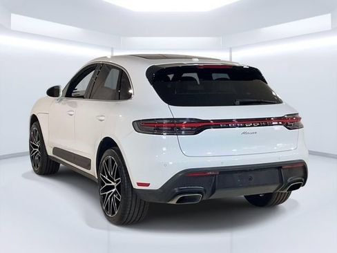 Certified 2026 Porsche Macan AWD/4WD image 3