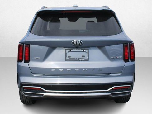 Used 2021 Kia Sorento EX w/ Panoramic Sunroof Package image 4