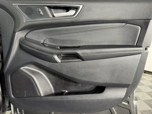 Used 2018 Ford Edge Titanium w/ Ford Safe & Smart Package FWD image 41