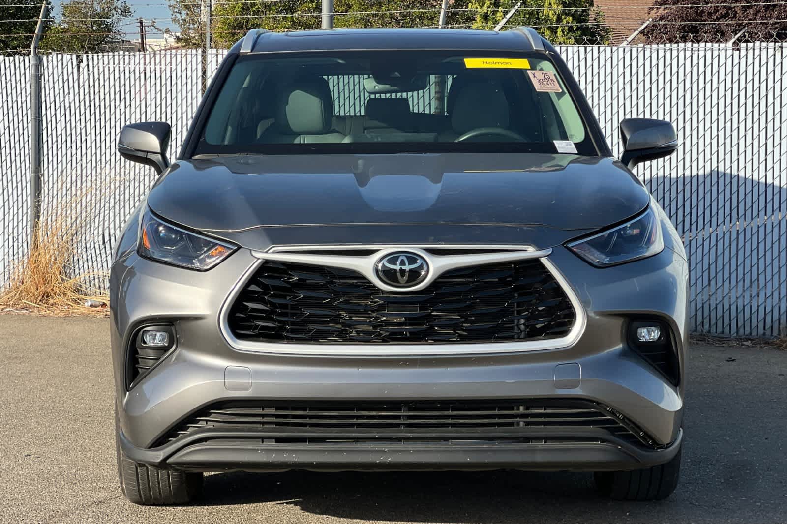 Used 2025 Toyota Highlander XLE AWD/4WD image 8