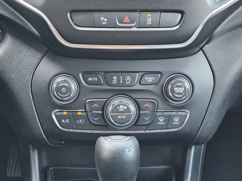 Used 2021 Jeep Cherokee Latitude Lux 80th Anniv w/ Quick Order Package 26U 80TH AWD/4WD image 14