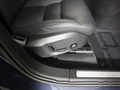 Used 2023 Volvo XC60 B5 Plus w/ Climate Package image 34