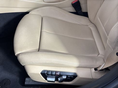 Used 2017 BMW 330i Sedan RWD image 16