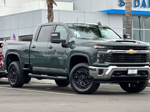 New 2026 Chevrolet Silverado 3500 LT image 2