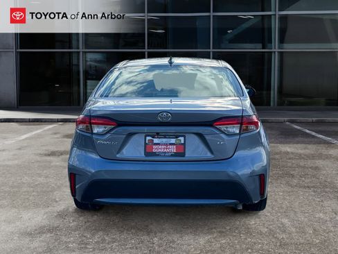 Used 2021 Toyota Corolla LE image 9