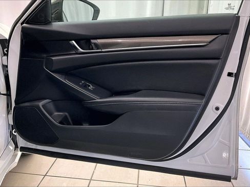Used 2022 Honda Accord Sport image 12