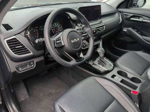 Used 2023 Kia Seltos SX w/ SX Sunroof Package image 10