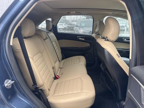 Used 2019 Ford Edge SEL w/ Equipment Group 201A image 8