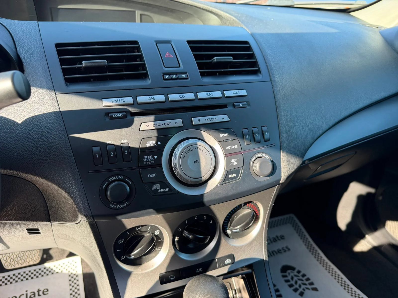 Used 2010 MAZDA MAZDA3 i Sport FWD image 16