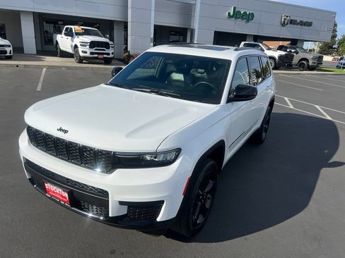 Used 2023 Jeep Grand Cherokee L Laredo AWD/4WD image 6