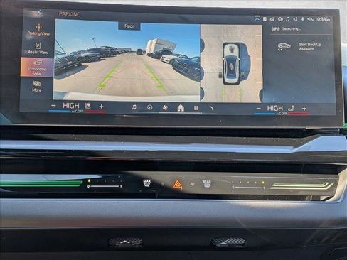 Used 2025 BMW 530i xDrive w/ Premium Package image 14