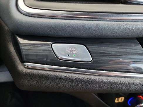 Used 2022 Buick Enclave Essence image 24