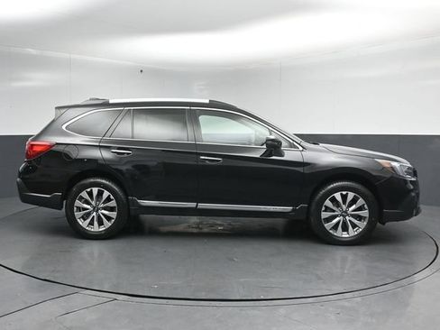Used 2019 Subaru Outback 2.5i Touring w/ Popular Package #3A AWD/4WD image 8