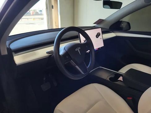 Used 2023 Tesla Model Y Long Range AWD/4WD image 7