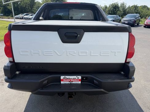 Used 2003 Chevrolet Avalanche 4x4 image 4