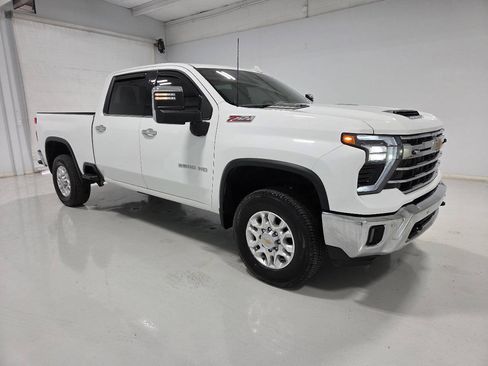 Used 2024 Chevrolet Silverado 2500 LTZ w/ LTZ Plus Package AWD/4WD image 8
