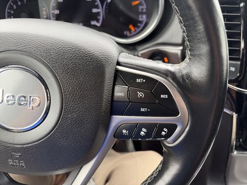 Used 2019 Jeep Grand Cherokee Overland RWD image 21
