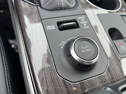 New 2026 Toyota Highlander Limited image 26