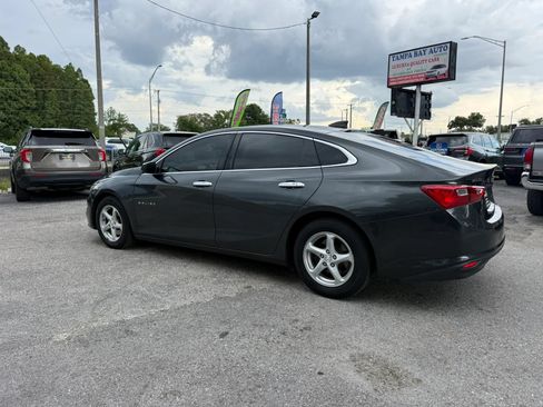 Used 2018 Chevrolet Malibu LS FWD image 3