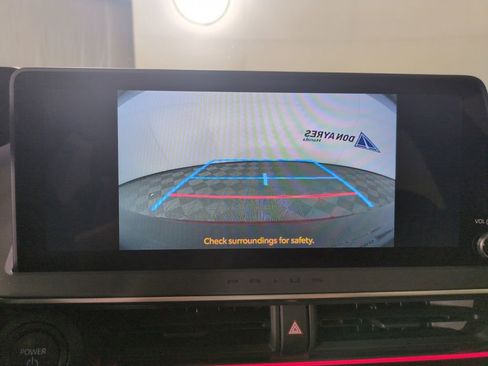 Used 2024 Toyota Prius Prime FWD image 22