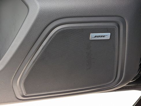 Certified 2025 Porsche Macan image 14