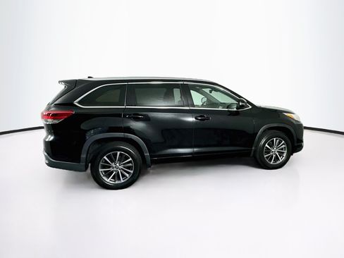 Used 2018 Toyota Highlander XLE FWD image 10