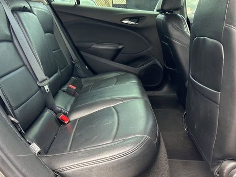 Used 2018 Chevrolet Cruze LT w/ Convenience Package FWD image 11