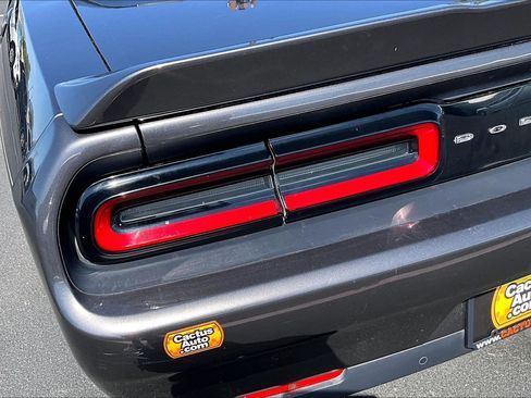 Used 2015 Dodge Challenger R/T Plus RWD image 28