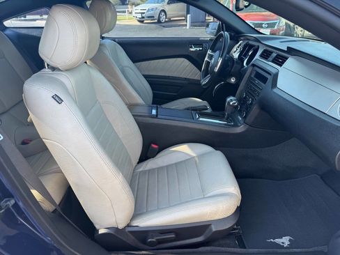 Used 2012 Ford Mustang Premium image 19