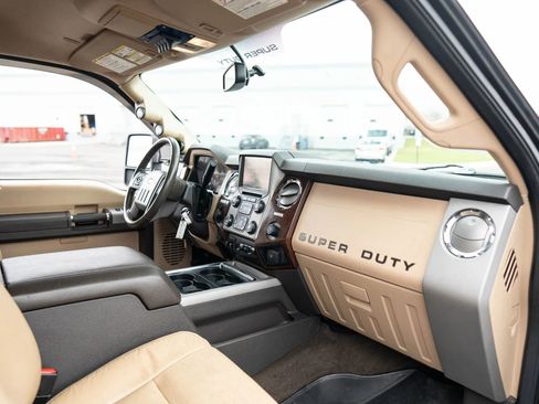 Used 2013 Ford F350 Lariat w/ Chrome Pkg image 13