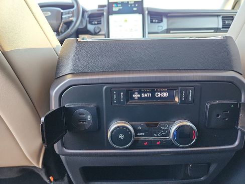 Used 2023 Ford Expedition Max Platinum image 11