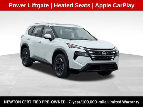 Used 2024 Nissan Rogue SV w/ SV Premium Package image 1