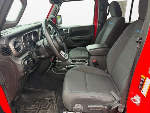 Used 2023 Jeep Wrangler Unlimited Rubicon 4xe w/ Cold Weather Group AWD/4WD image 15