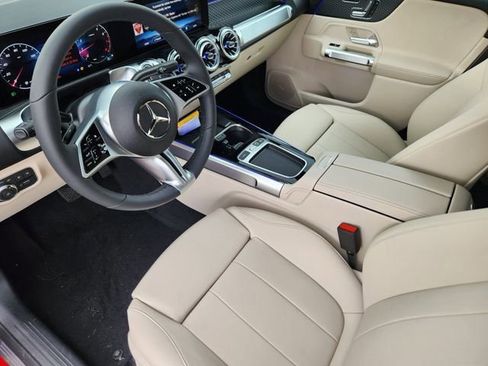 Used 2026 Mercedes-Benz GLB 250 4MATIC image 8