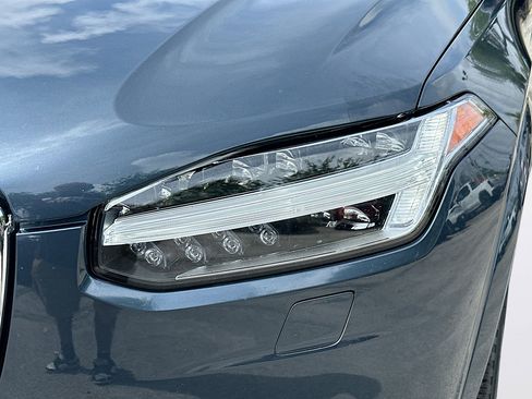 Used 2022 Volvo XC90 T6 Momentum w/ Advanced Package image 32