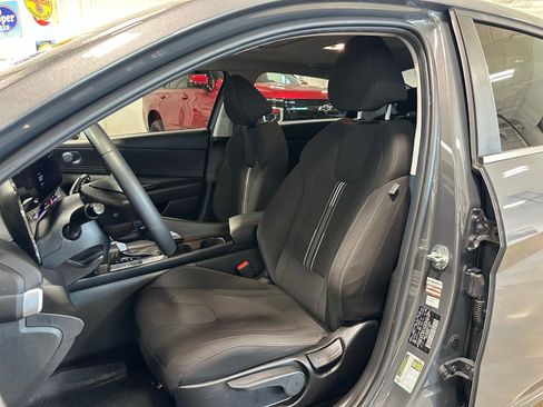 Used 2024 Hyundai Elantra SEL w/ Convenience Package FWD image 12