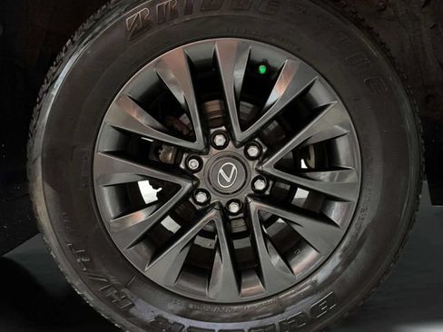 Used 2023 Lexus GX 460 Premium AWD/4WD image 36