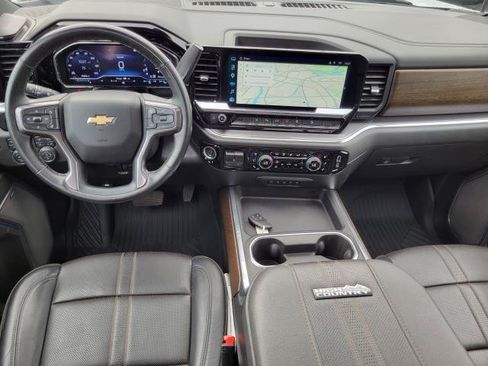 Used 2025 Chevrolet Silverado 2500 High Country w/ High Country Premium Package AWD/4WD image 29