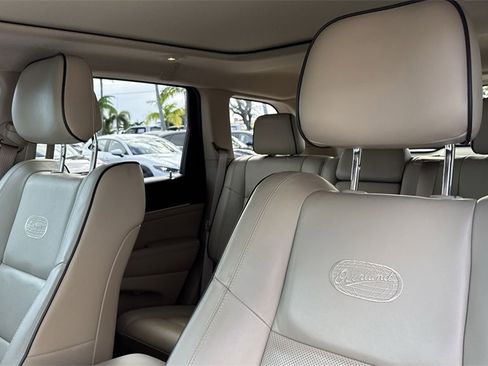 Used 2017 Jeep Grand Cherokee Overland image 43
