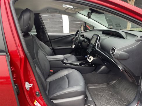 Used 2018 Toyota Prius Prime Advanced image 10