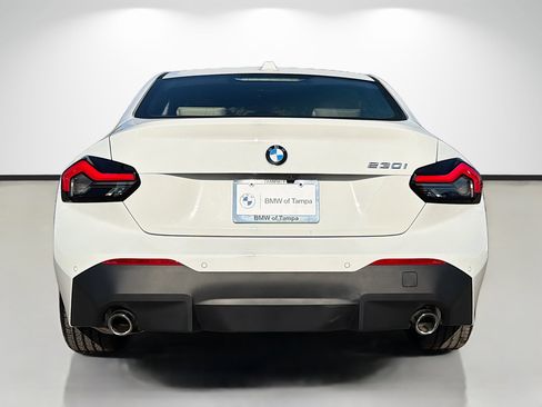 Used 2025 BMW 230i Coupe w/ Convenience Package image 4