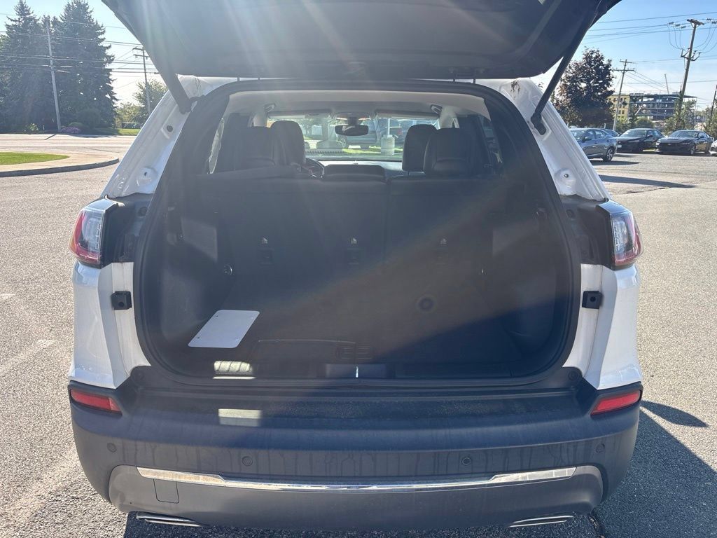 Used 2019 Jeep Cherokee Limited AWD/4WD image 28