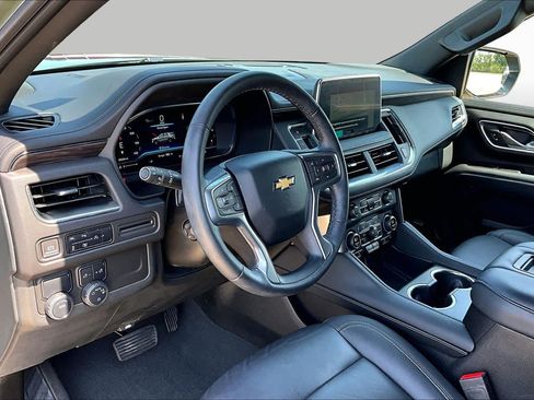 Used 2024 Chevrolet Tahoe LT w/ Luxury Package RWD image 18