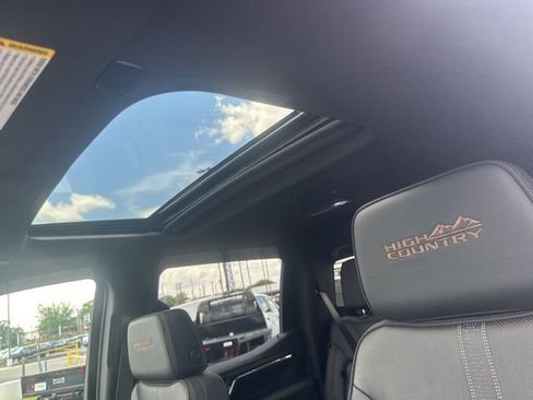 New 2026 Chevrolet Silverado 1500 High Country w/ LPO, Dark Essentials Package AWD/4WD image 15