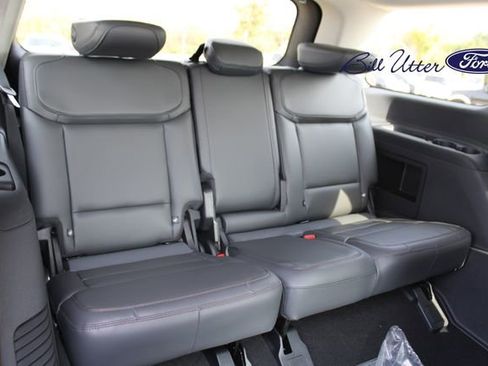 New 2025 Ford Expedition Active image 10