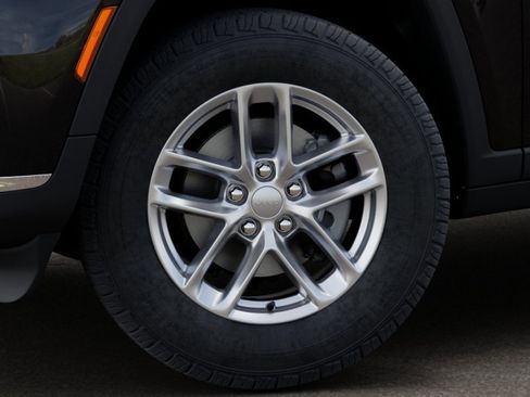 New 2025 Jeep Grand Cherokee L Laredo w/ Luxury Tech Group I RWD image 18