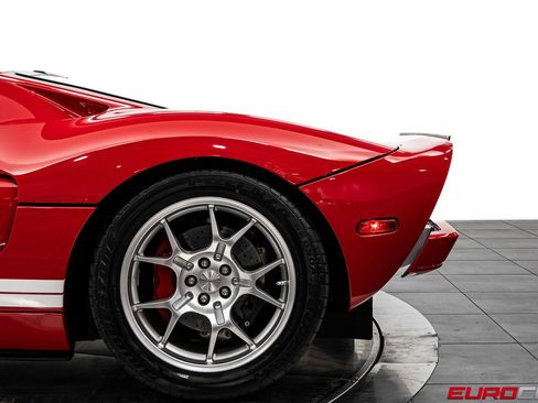 Used 2005 Ford GT image 15