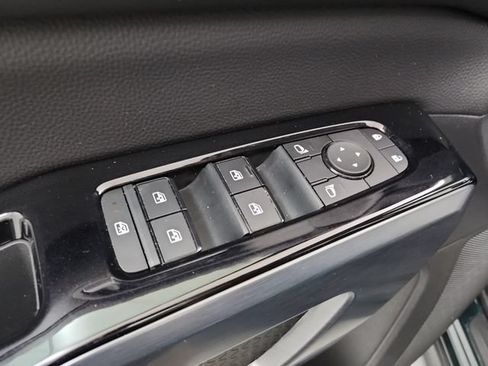 Used 2025 Nissan Pathfinder SL w/ SL Premium Package FWD image 40